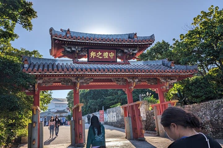 Naha Half-Day Historical Bike Tour — Naminoue Shrine, Shurijo Castle & Coastal Rides photo 2