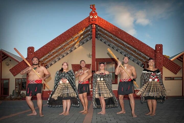 Rotorua Day Trip from Auckland: Wai-O-Tapu Geothermal Park, Māori Haka & Polynesian Spa photo 4