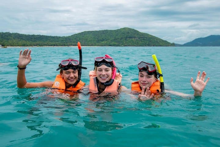 Pig Island and Koh Taen Speedboat Snorkel Tour from Koh Samui photo 1