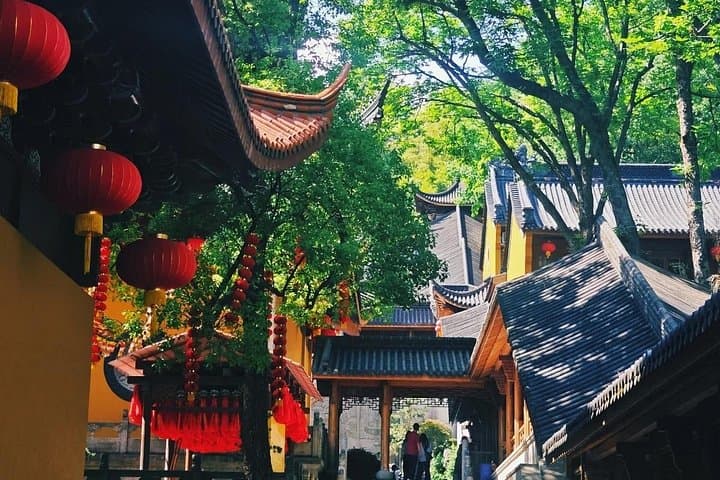 Hangzhou Cultural Day Tour: Temples, Tea, and Historic Hefang Street photo 2