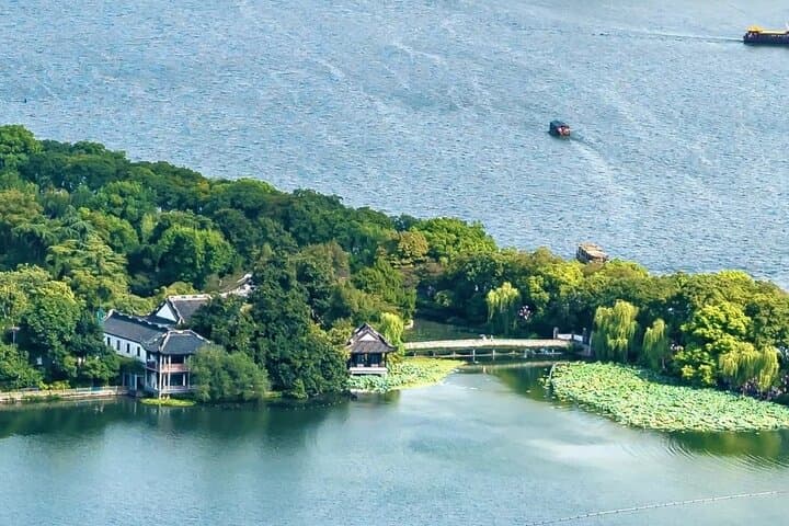 Hangzhou Cultural Day Tour: Temples, Tea, and Historic Hefang Street photo 3