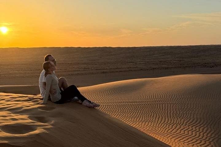 Muscat Day Trip: Wahiba Sands & Wadi Bani Khalid Desert Adventure