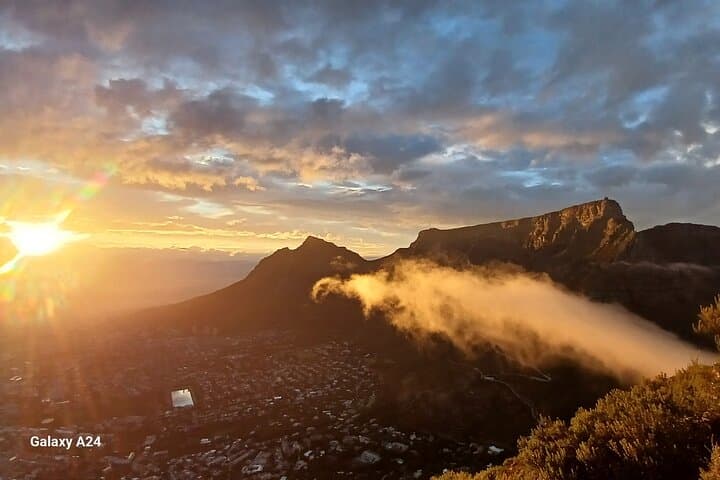 Sunrise Hike Up Lion's Head: Cape Town Summit Coffee & 360° Views