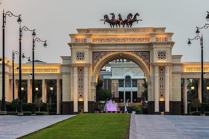 Dubai Half-Day Highlights: Zabeel Palace, Al Bastakiya & Abra Ride photo 2