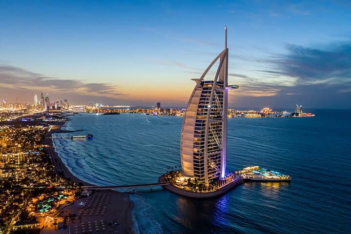 Dubai Half-Day Highlights: Zabeel Palace, Al Bastakiya & Abra Ride photo 3