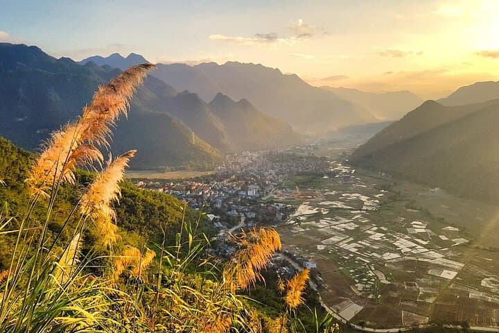 Hanoi to Mai Chau Day Trip: Biking White Thai Villages & Thung Khe Pass photo 2