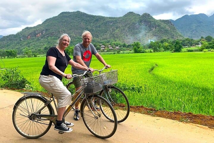 Hanoi to Mai Chau Day Trip: Biking White Thai Villages & Thung Khe Pass photo 6