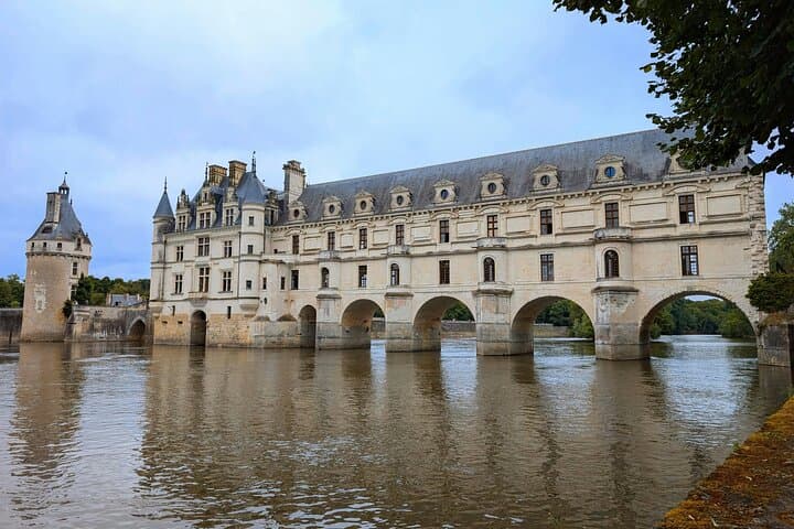 Loire Valley Castles & Wine Day Trip from Paris — Chenonceau, Chambord & Tastings