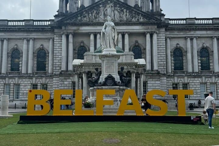 Luxury Belfast Culture Tour by Car — Private 8-Hour Belfast Highlights photo 3