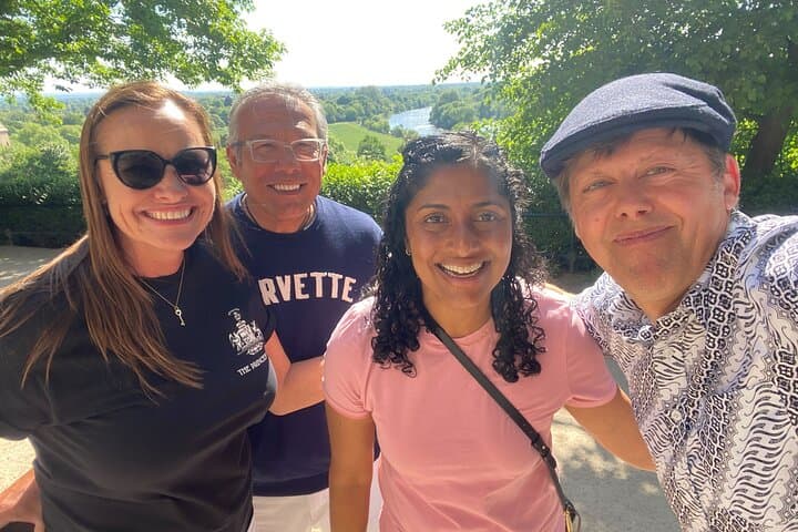 Walk Ted Lasso's Richmond: Film Sites, Thames Views & Pub Finish photo 2
