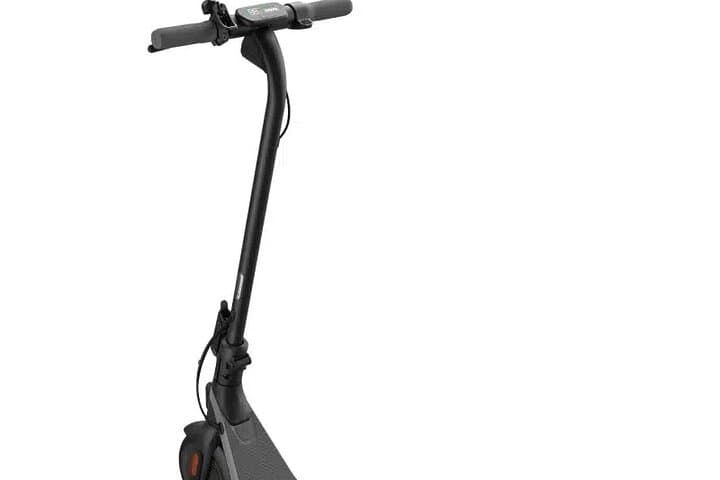 Explore Malaga by Electric Scooter: Port-to-Promenade Rental Guide photo 6