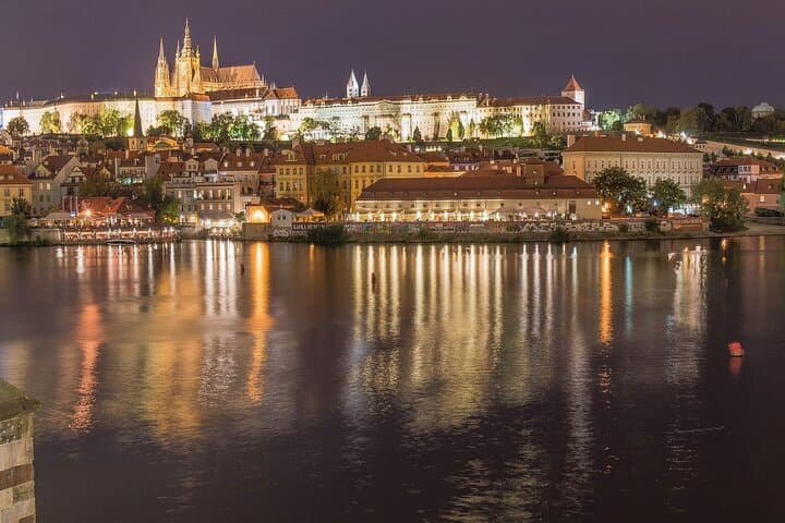 Munich to Prague Private Transfer with 2-Hour Sightseeing Stops photo 2