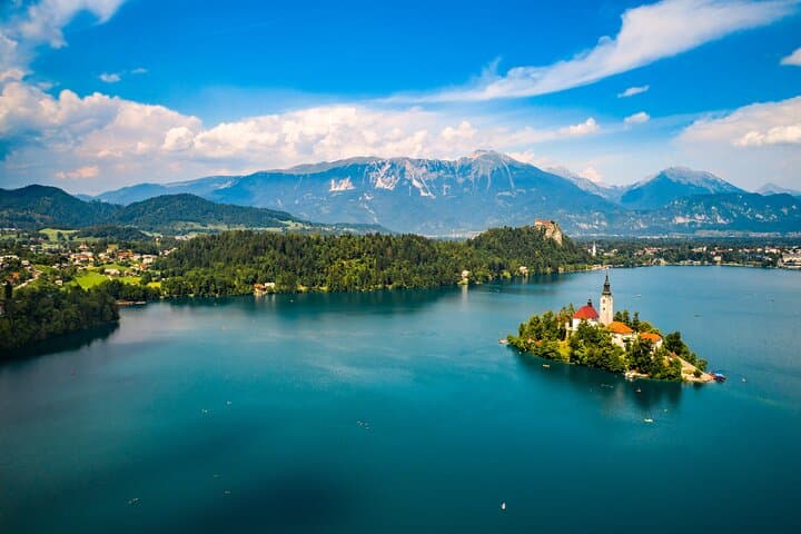 Lake Bled Half-Day Guided Tour from Ljubljana — Castle, Island & Legends photo 4