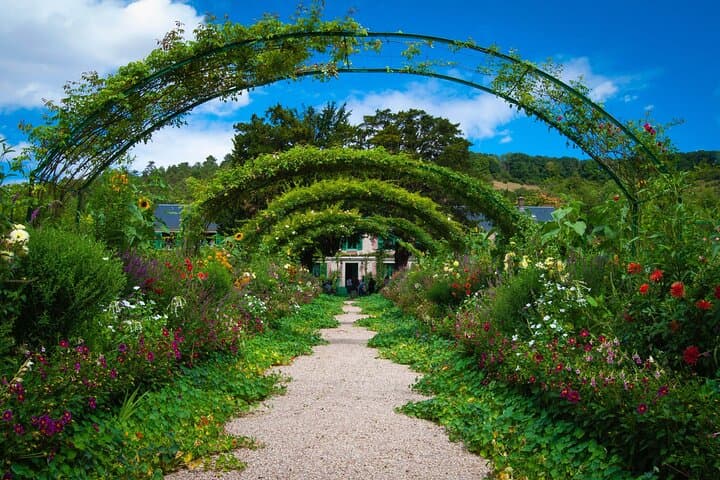 Giverny Half-Day Tour from Paris: Monet's Garden & House photo 2