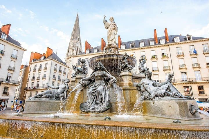 Nantes Scavenger Hunt: Self-Guided Highlights Walking Tour photo 3