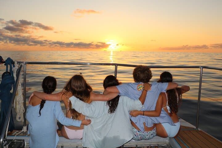 Ko Olina Sunset Snorkel Cruise: Catamaran Dolphin & Whale Watch with Dinner photo 2