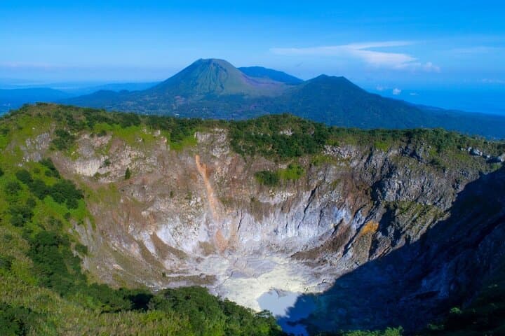 Trek Mount Lokon and Mount Mahawu: One-Day Volcano Hike from Manado photo 3