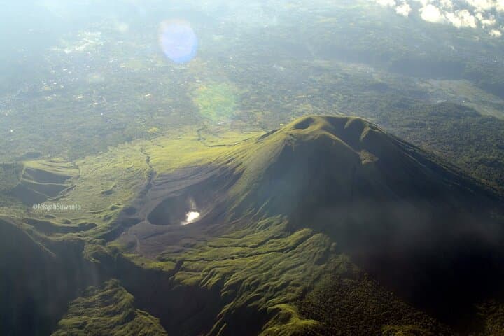 Trek Mount Lokon and Mount Mahawu: One-Day Volcano Hike from Manado photo 5