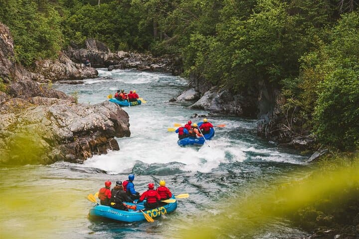 Thrill Through Alaska’s Six Mile Creek 3-Canyon: Guide to Class V Whitewater Rafting Adventure photo 3