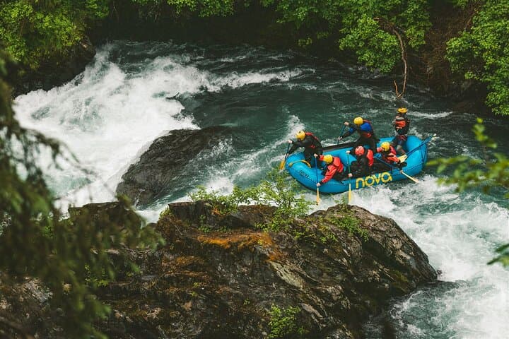 Thrill Through Alaska’s Six Mile Creek 3-Canyon: Guide to Class V Whitewater Rafting Adventure photo 4
