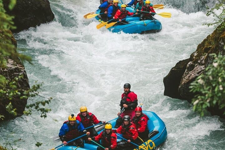 Thrill Through Alaska’s Six Mile Creek 3-Canyon: Guide to Class V Whitewater Rafting Adventure photo 6