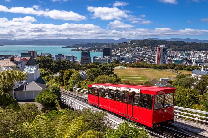 Wellington Heritage Explorer: Cable Car, Old St Pauls & Historic Pub Lunch