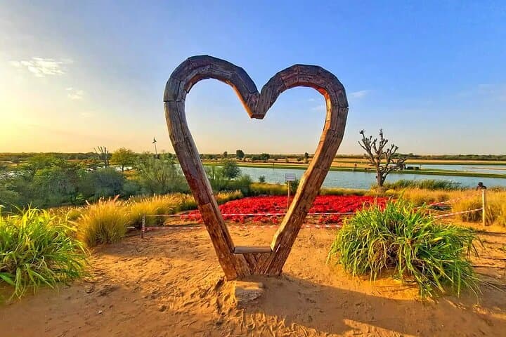 Desert Evenings: Love Lake & Flamingo Lake with Al Hadheerah Dinner Show photo 3