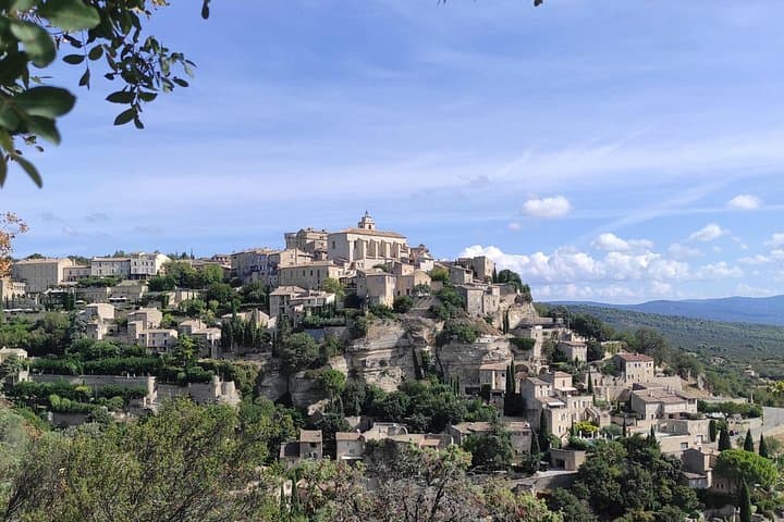 Private Guided Luberon Villages Tour: Gordes, Lourmarin & Roussillon Day Trip photo 1