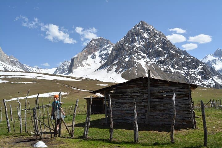 One-Day Trek from Osh to Mazar Too: Sacred Sites & Panoramic Views photo 6