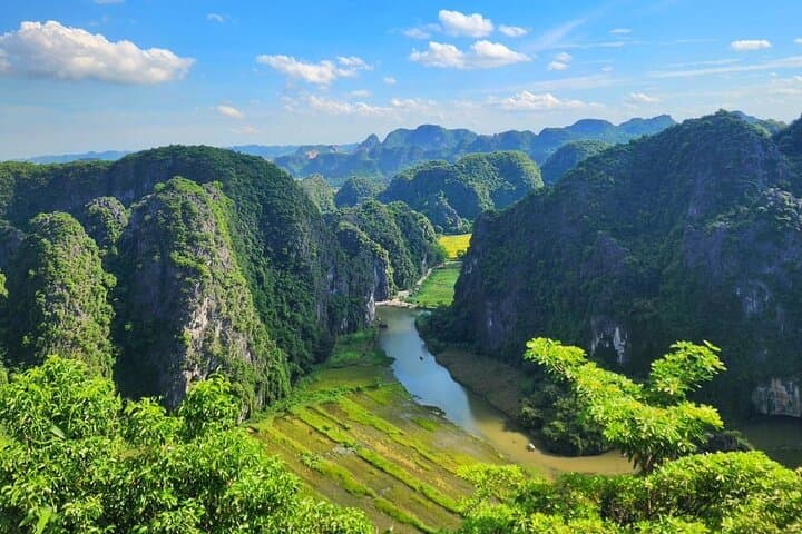 Full-Day Ninh Binh: Hoa Lu, Trang An & Mua Caves from Hanoi photo 5