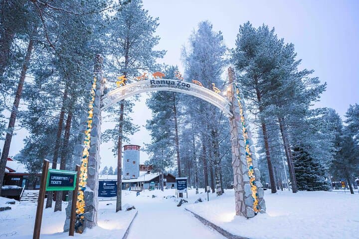 Ranua Wildlife Park Photography Tour: Arctic Animal Photo Safari from Rovaniemi photo 2
