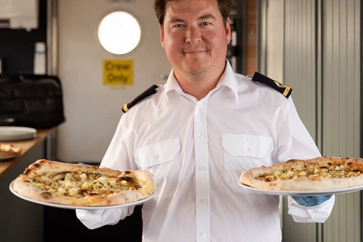Stockholm Pizza Cruise: Scenic Canal Tour with Pizza, Ice Cream & City Views photo 2