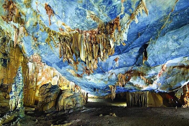 Hue to Paradise Cave Day Tour: Phong Nha's Vast Dry Cave & Quang Tri History photo 1