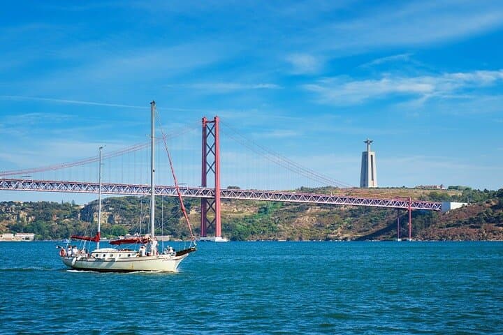 Explore Lisbon with the MegaPass: Top Sights, Tagus Cruises & Unlimited Transit photo 4