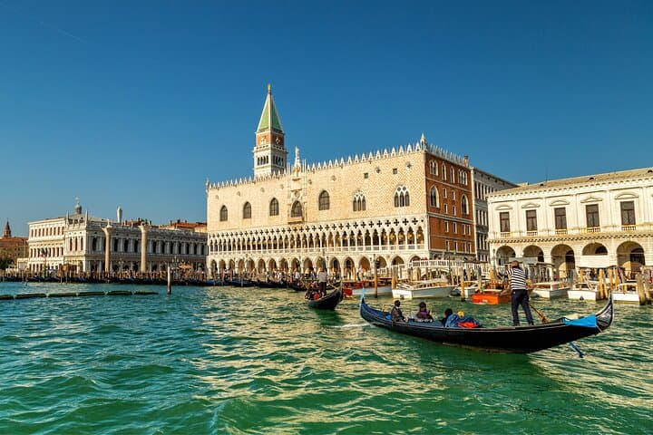 Doge's Palace and Gondola Ride: Skip-the-Line Venice Combo Tour