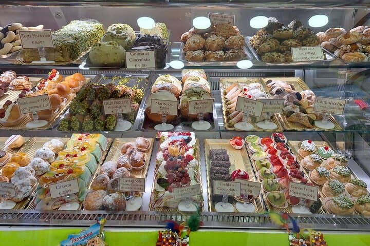 Taormina Street Food Walk: Arancini, Pasta alla Norma & Cannoli Tasting photo 4