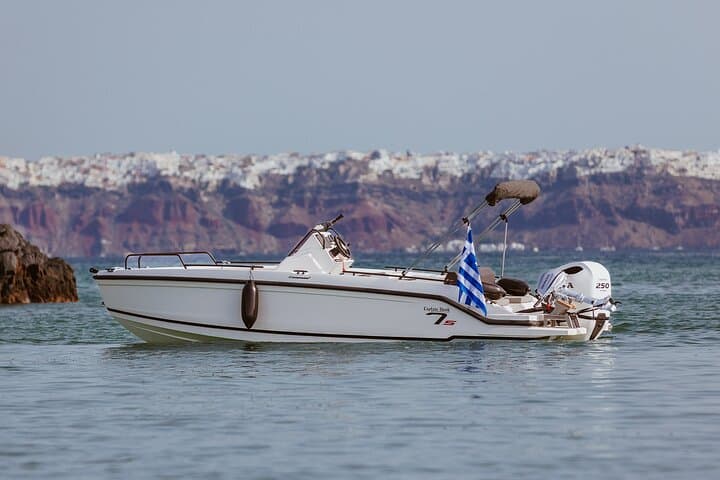 Private Boat Tour Around Milos: Kleftiko, Sarakiniko & Sykia Cave photo 4