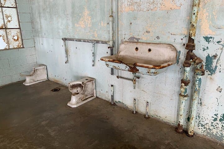 Alcatraz Inside Access Ferry and Night Audio Tour — Official Cellhouse Companion photo 5
