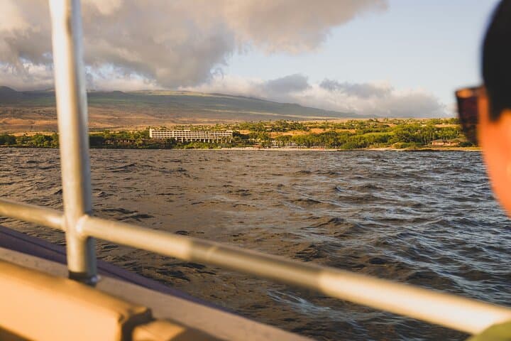 Mauna Kea Sunset Cruise from Kawaihae: Kohala Coastline Evening Cruise Aboard Olohana photo 5
