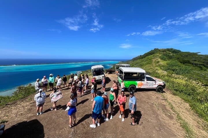 Bora Bora 4x4 Safari & Motu Fanfan Full-Day Combo with Polynesian Buffet photo 3