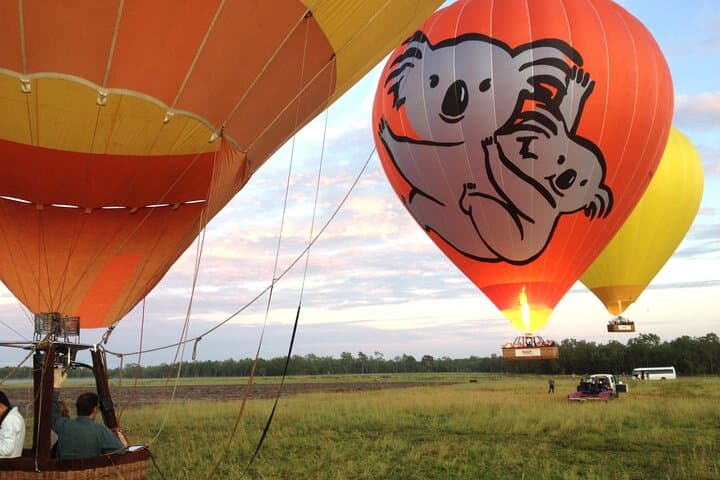 Cairns Hot Air Balloon Over Atherton Tablelands with Ochre Lunch