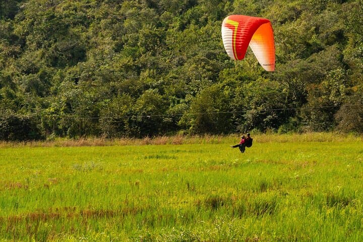 Short Introductory Paragliding Flight in Manuel Antonio, Costa Rica