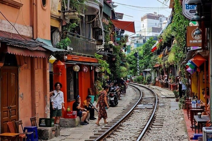 Hanoi Highlights: Small-Group Walking Tour of Old Quarter & French Quarter