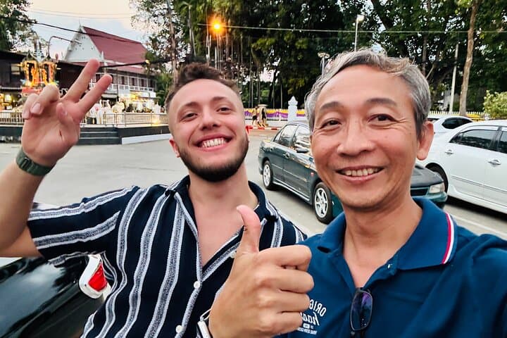Chiang Mai private van full-day custom tour with english guide