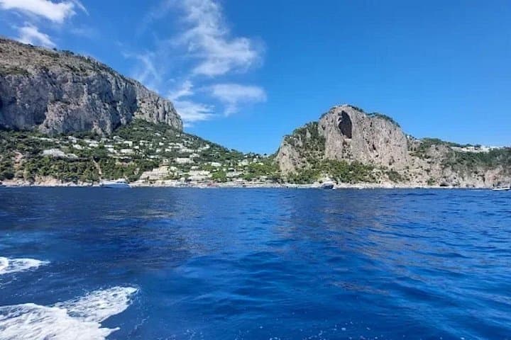 Full-Day Private Boat Tour — Amalfi Coast & Capri (Up to 7)