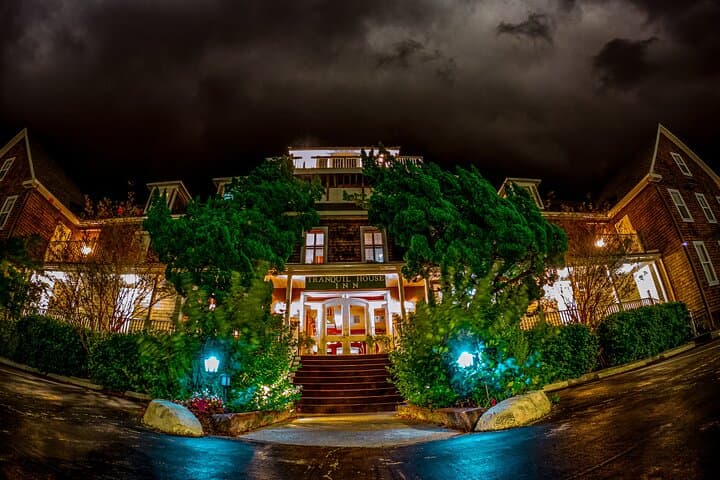 OBX Ghost Tour: Manteo Lighthouse Wraiths & Roanoke Night Walk photo 3
