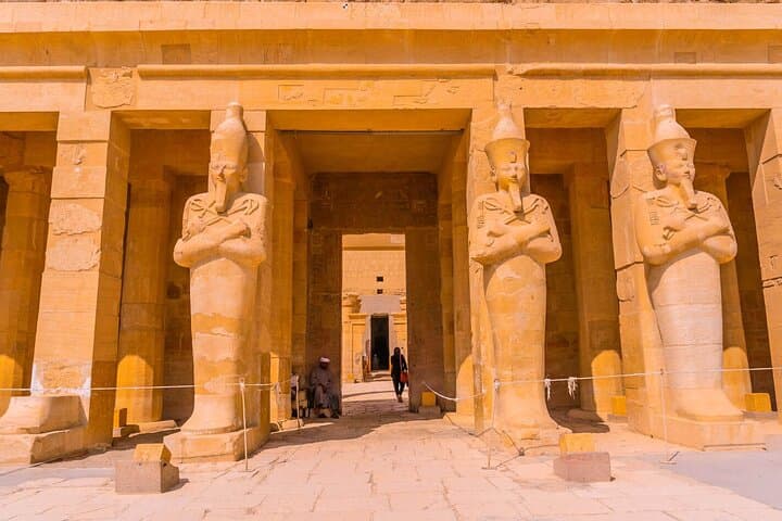 Full-Day Luxor Tour from Marsa Alam: Valley of the Kings, Hatshepsut & Colossi photo 3