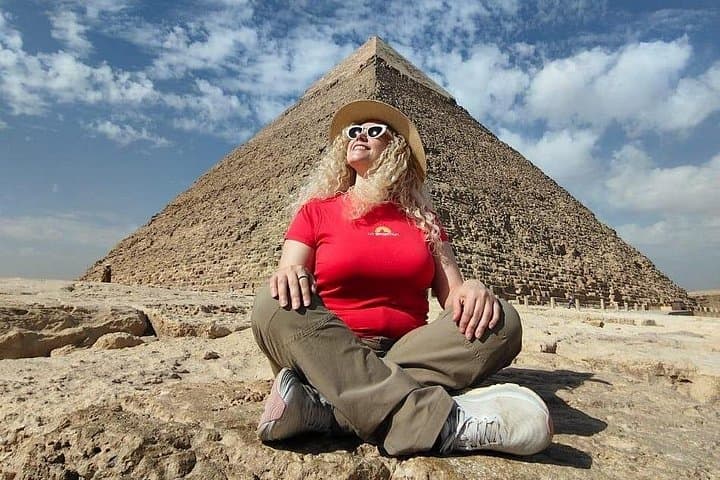 VIP Cairo Day Tour: Giza Pyramids, Sphinx, Grand Egyptian Museum & Khan El Khalili photo 2