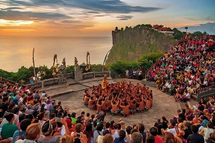 Uluwatu Temple & Kecak Sunset: Cliffside Culture and Ocean Views