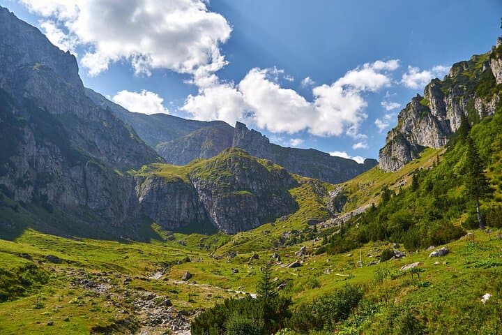 Guided One-Night Hike to Mălăiești Hut from Bucharest — Bucegi Mountains Escape photo 5